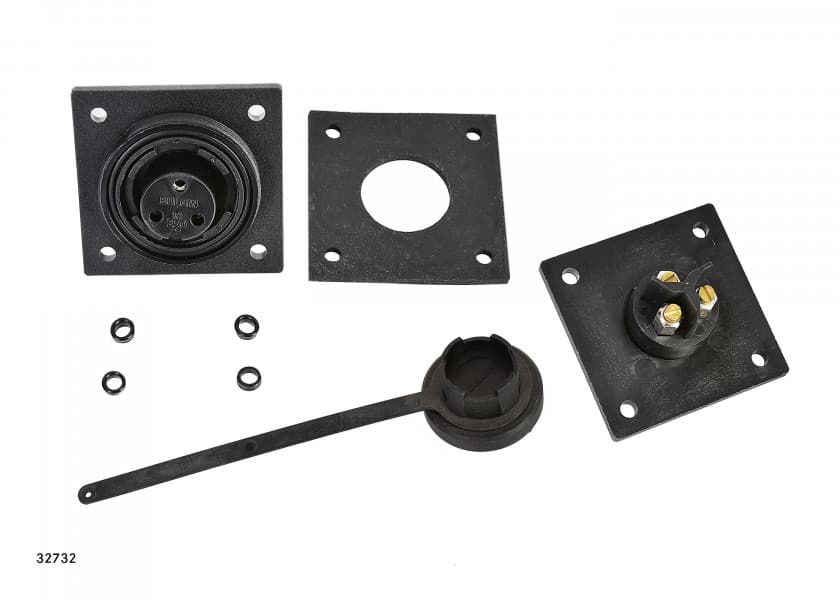 3-Pole Socket with Cap Image 1 of 1