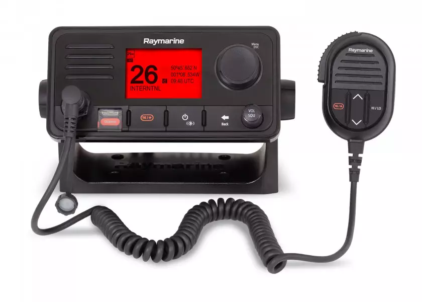 RAYMARINE Ray63 VHF Maritime Radio integr. GPS receiver Image 1 of 5